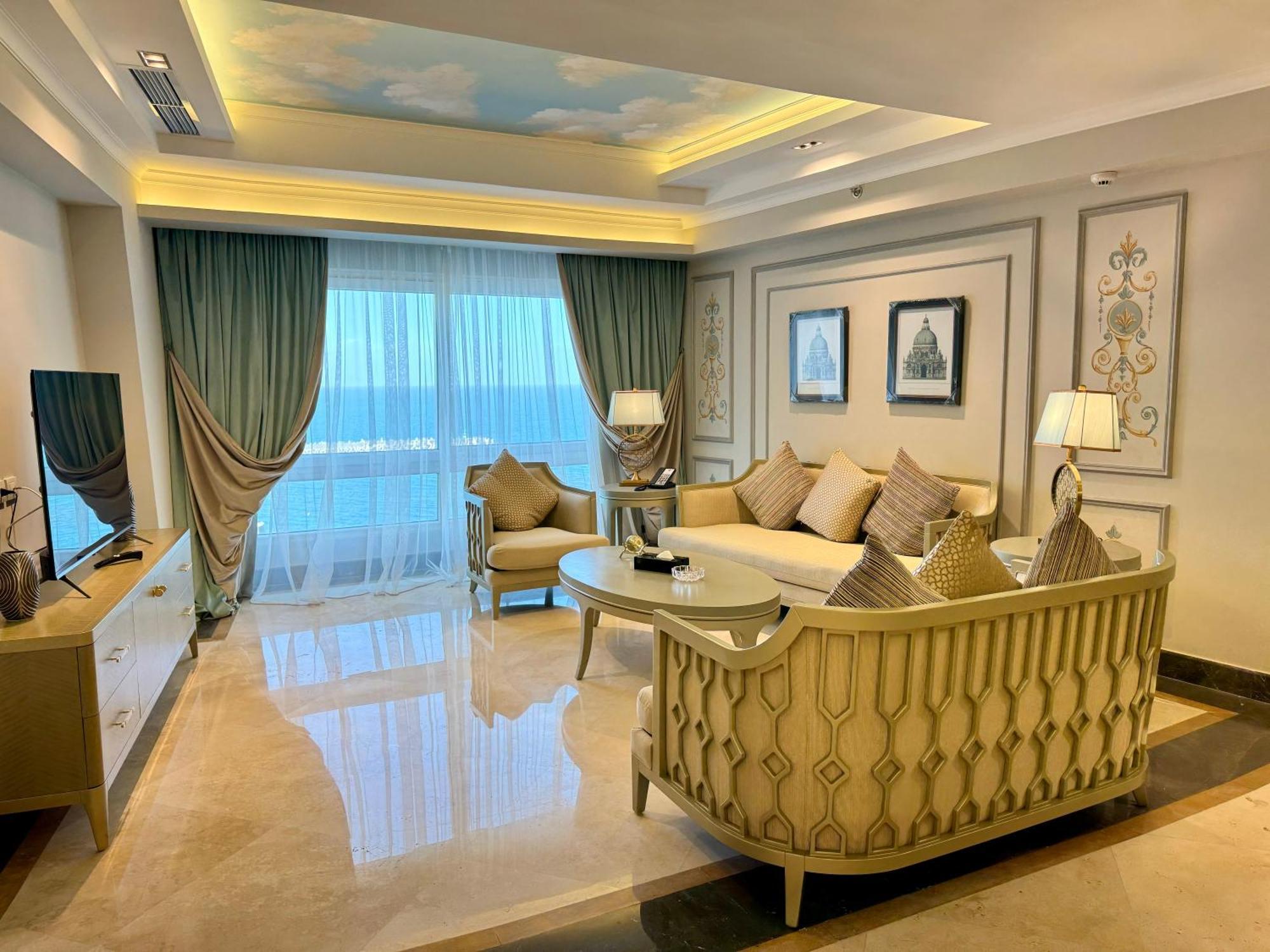 אלכסנדריה Fleet Club Mahrousa מראה חיצוני תמונה Living room of a suite at the hotel